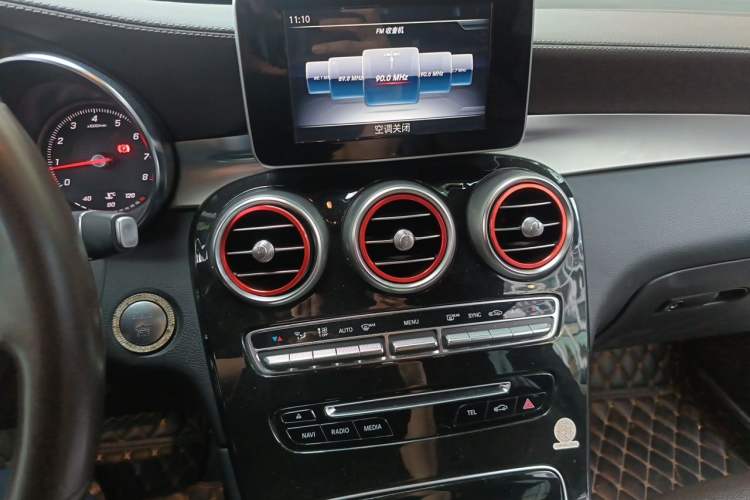 Used Mercedes-Benz GLC 2018 Facelift GLC 260 4MATIC Luxury Edition Audio And AC Panel