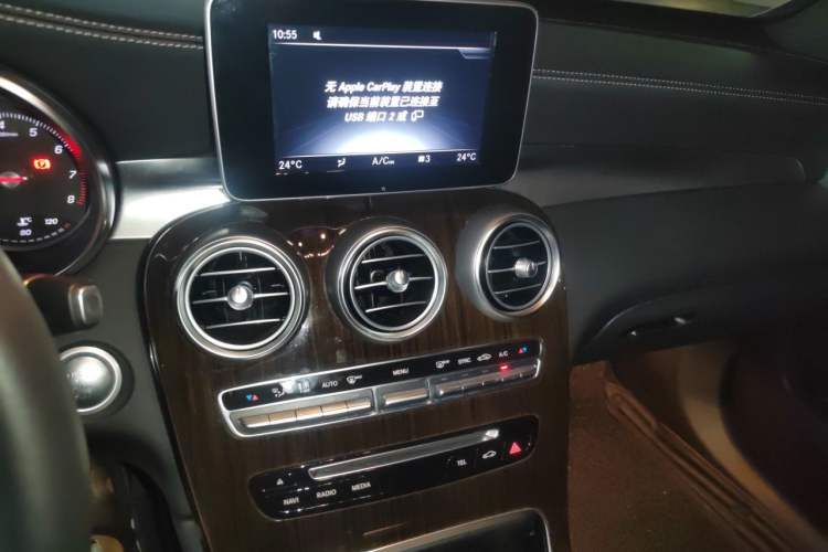 Used Mercedes-Benz GLC 2018 GLC 260 4MATIC Dynamic Edition Audio And AC Panel