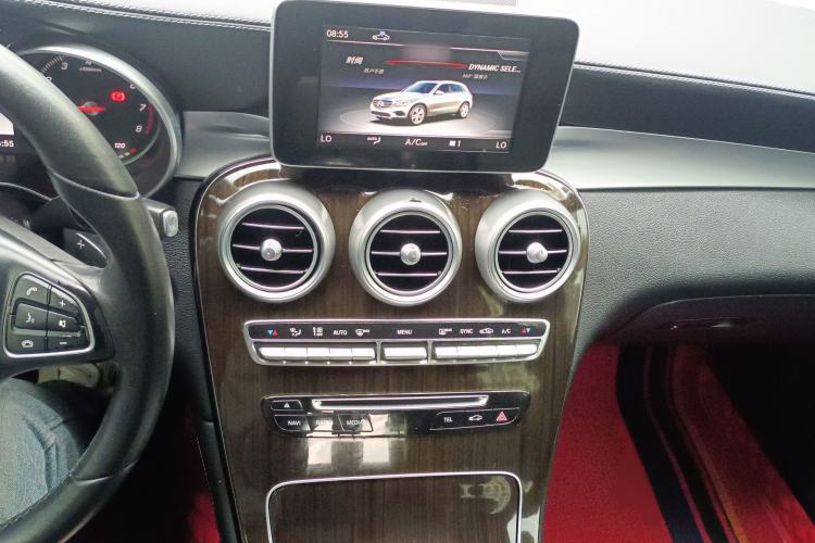 Used Mercedes-Benz GLC 2018 Facelift GLC 260 4MATIC Luxury Edition Audio And AC Panel