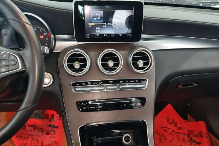 Used Mercedes-Benz GLC 2018 GLC 300 4MATIC Sport Edition Audio And AC Panel
