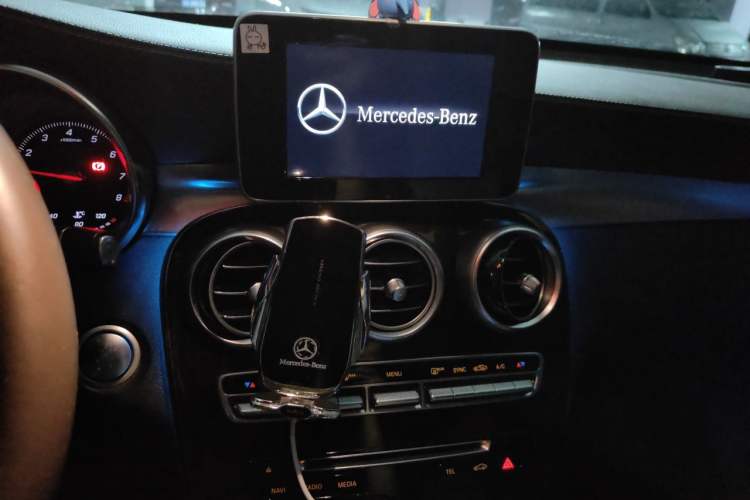 Used Mercedes-Benz GLC 2018 GLC 260 4MATIC Luxury Model Audio And AC Panel