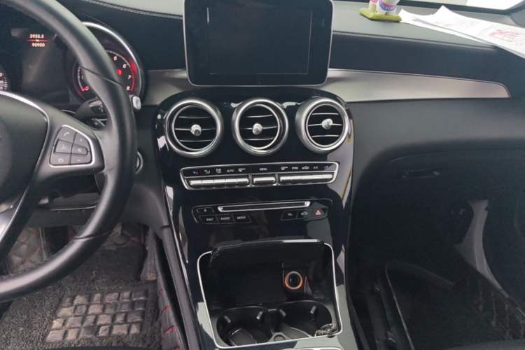 Used Mercedes-Benz GLC 2018 Facelift GLC 200 4MATIC Audio And AC Panel