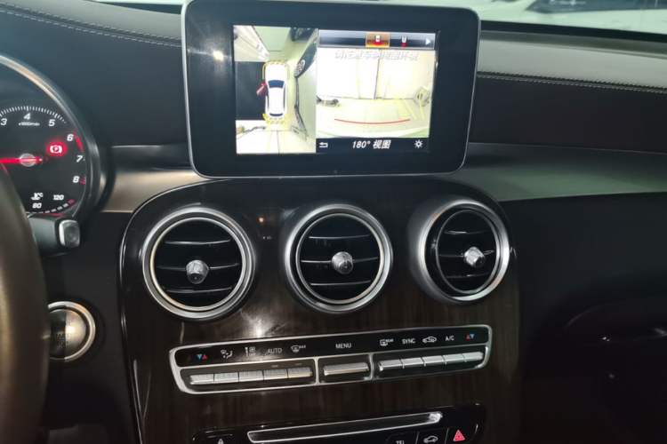 Used Mercedes-Benz GLC 2018 GLC 260 4MATIC Luxury Model Audio And AC Panel