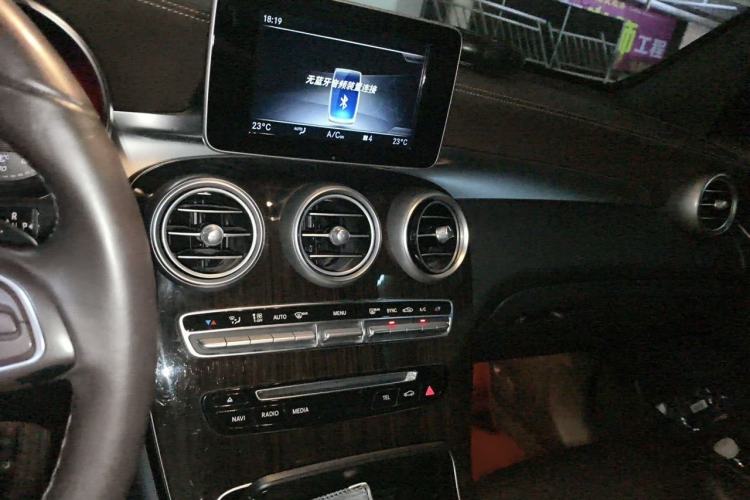 Used Mercedes-Benz GLC 2018 Facelifted GLC 260 4MATIC Dynamic Edition Audio And AC Panel
