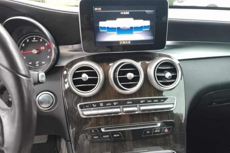 Used Mercedes-Benz GLC 2018 GLC 260 4MATIC Luxury Model Audio And AC Panel
