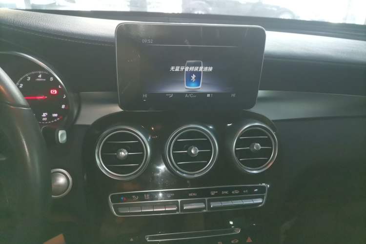 Used Mercedes-Benz GLC 2018 Facelifted GLC 260 4MATIC Dynamic Edition Audio And AC Panel