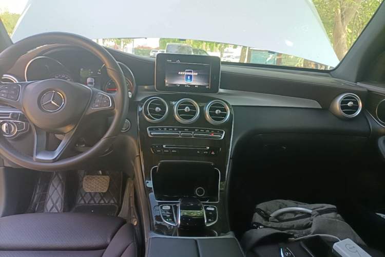 Used Mercedes-Benz GLC 2018 Facelifted GLC 260 4MATIC Dynamic Edition Audio And AC Panel