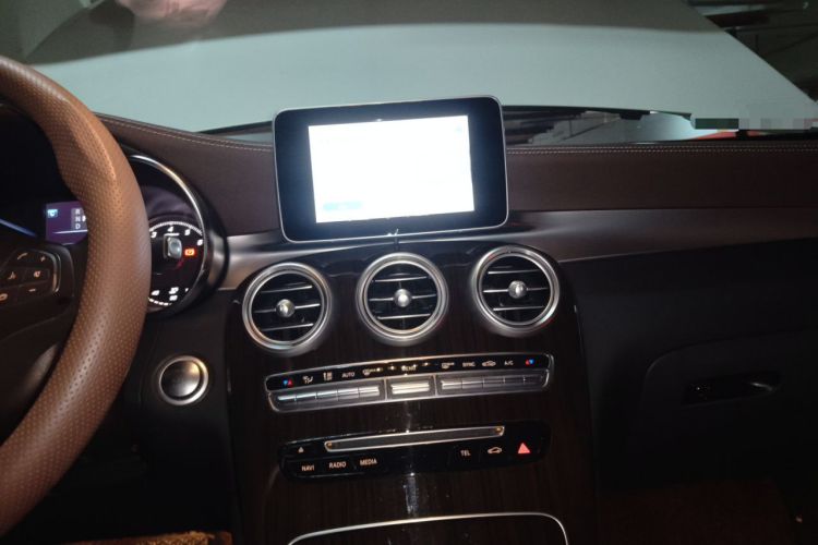 Used Mercedes-Benz GLC 2018 GLC 260 4MATIC Luxury Model Audio And AC Panel