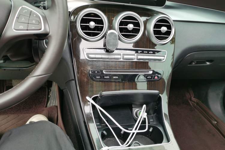 Used Mercedes-Benz GLC 2018 GLC 260 4MATIC Luxury Model Audio And AC Panel