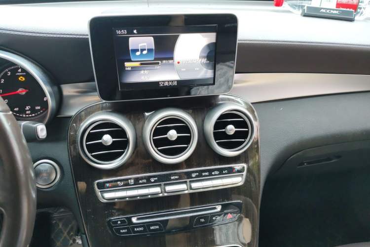 Used Mercedes-Benz GLC 2018 GLC 260 4MATIC Luxury Model Audio And AC Panel