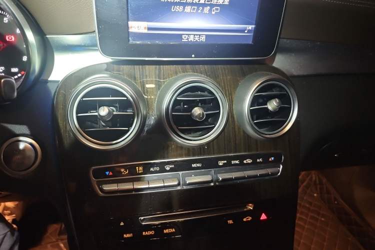 Used Mercedes-Benz GLC 2018 GLC 260 4MATIC Luxury Model Audio And AC Panel