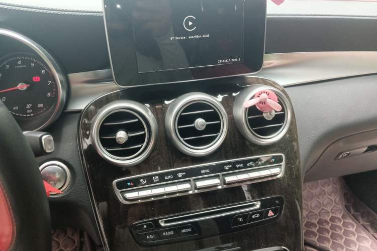 Used Mercedes-Benz GLC 2018 Facelifted GLC 260 4MATIC Dynamic Edition Audio And AC Panel