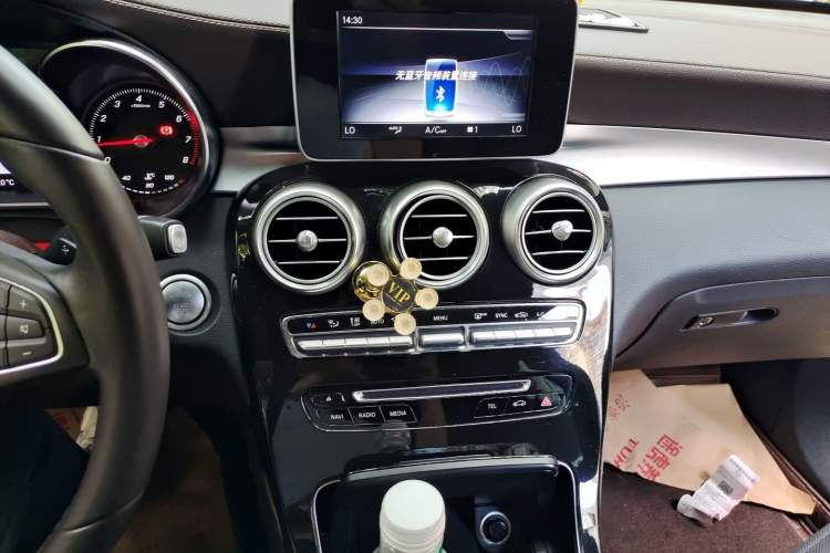 Used Mercedes-Benz GLC 2018 Facelifted GLC 260 4MATIC Dynamic Edition Audio And AC Panel