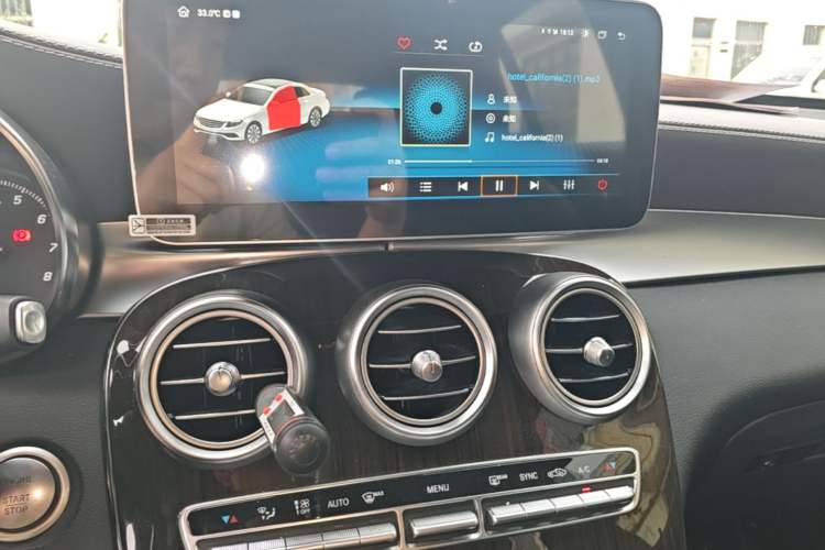 Used Mercedes-Benz GLC 2018 Facelift GLC 260 4MATIC Luxury Edition Audio And AC Panel