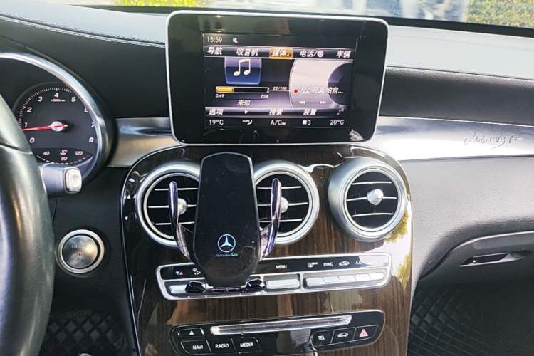 Used Mercedes-Benz GLC 2018 GLC 260 4MATIC Luxury Model Audio And AC Panel