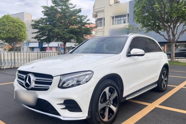 Ojetý Mercedes-Benz GLC 2018 GLC 260 4MATIC Luxury Model