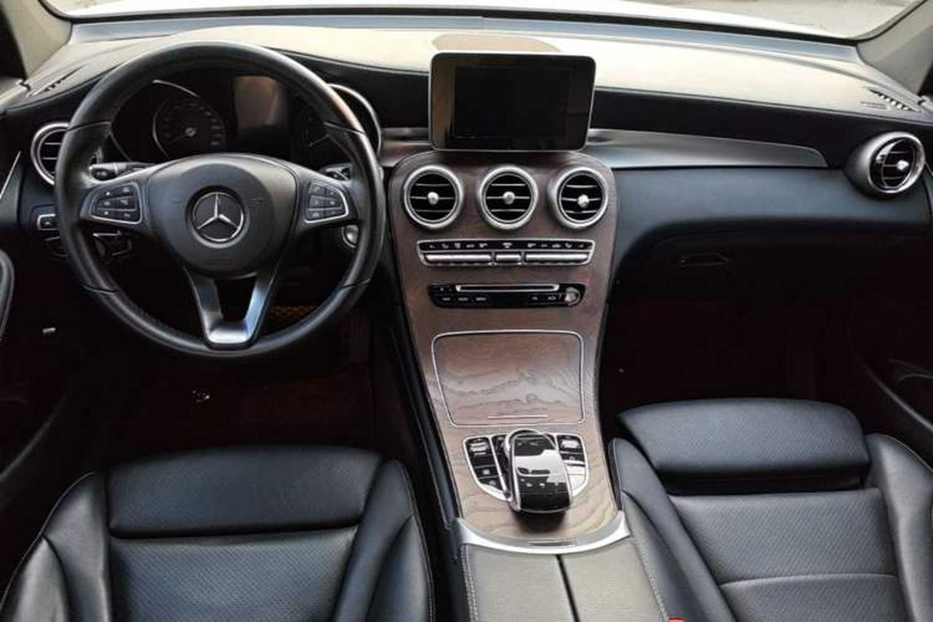 Used Mercedes-Benz GLC 2018 GLC 300 4MATIC Sport Edition Center Console