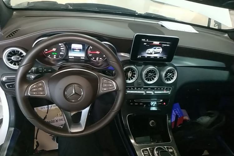 Used Mercedes-Benz GLC 2018 GLC 200 4MATIC Center Console