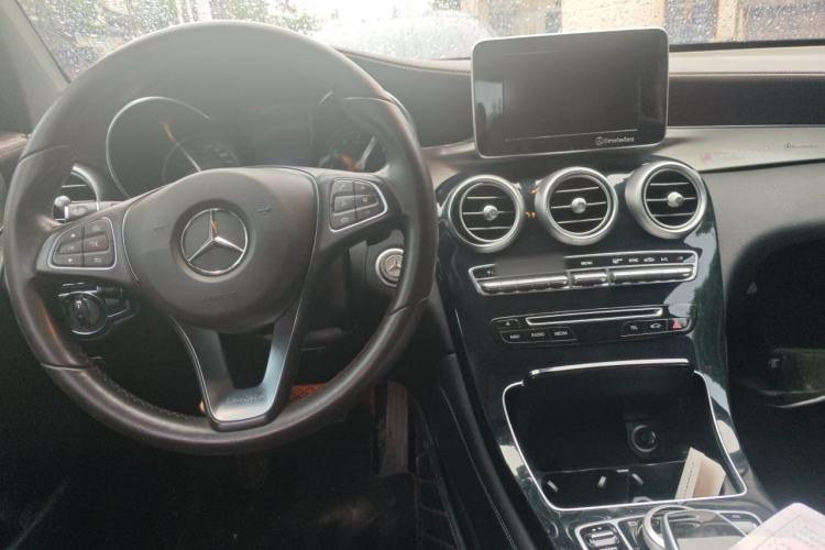 Used Mercedes-Benz GLC 2018 Facelift GLC 200 4MATIC Center Console