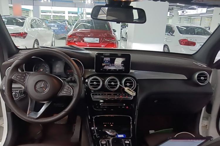 Used Mercedes-Benz GLC 2018 GLC 200 4MATIC Center Console