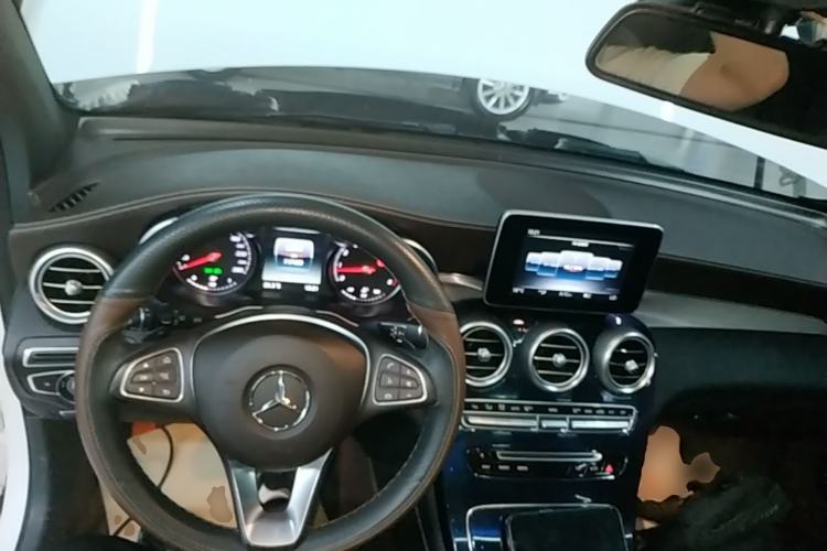 Used Mercedes-Benz GLC 2018 GLC 200 4MATIC Center Console