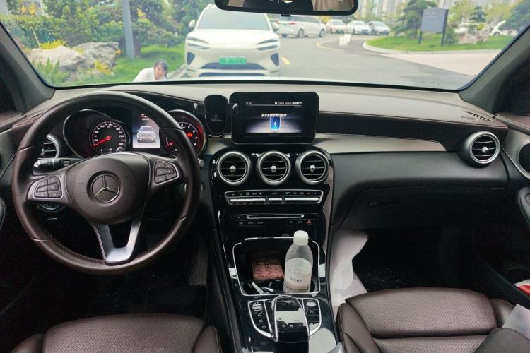 Used Mercedes-Benz GLC 2018 Facelift GLC 200 4MATIC Center Console