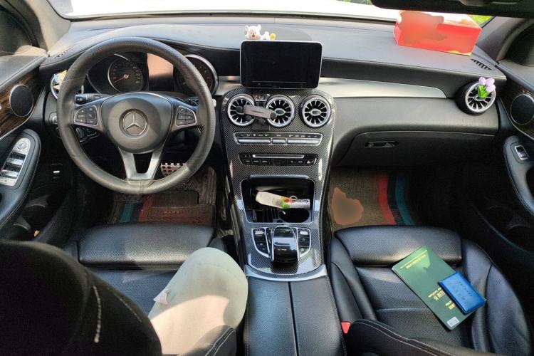 Used Mercedes-Benz GLC 2018 Facelift GLC 260 4MATIC Luxury Edition Center Console