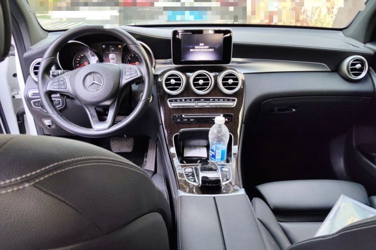 Used Mercedes-Benz GLC 2018 Facelifted GLC 260 4MATIC Dynamic Edition Center Console