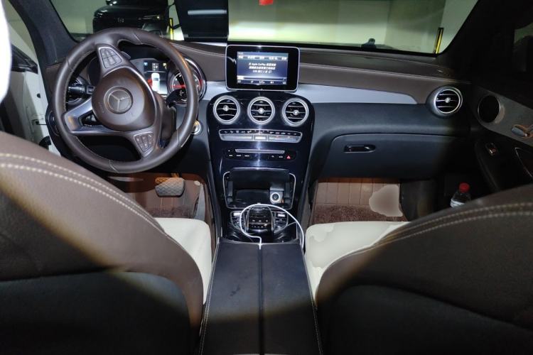 Used Mercedes-Benz GLC 2018 GLC 200 4MATIC Center Console