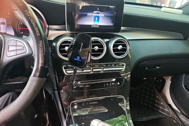 Used Mercedes-Benz GLC 2018 GLC 260 4MATIC Luxury Model Center Console