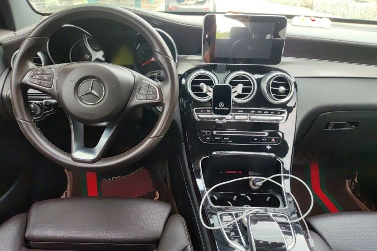 Used Mercedes-Benz GLC 2018 Facelift GLC 200 4MATIC Center Console