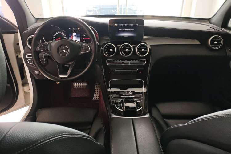 Used Mercedes-Benz GLC 2018 GLC 200 4MATIC Center Console