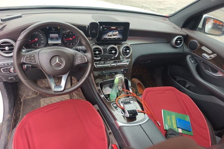 Used Mercedes-Benz GLC 2018 Facelift GLC 260 4MATIC Luxury Edition Center Console