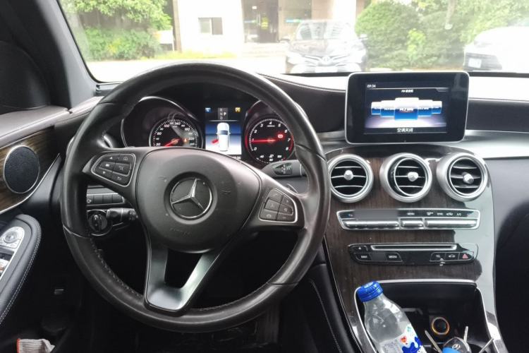 Used Mercedes-Benz GLC 2018 GLC 260 4MATIC Luxury Model Center Console