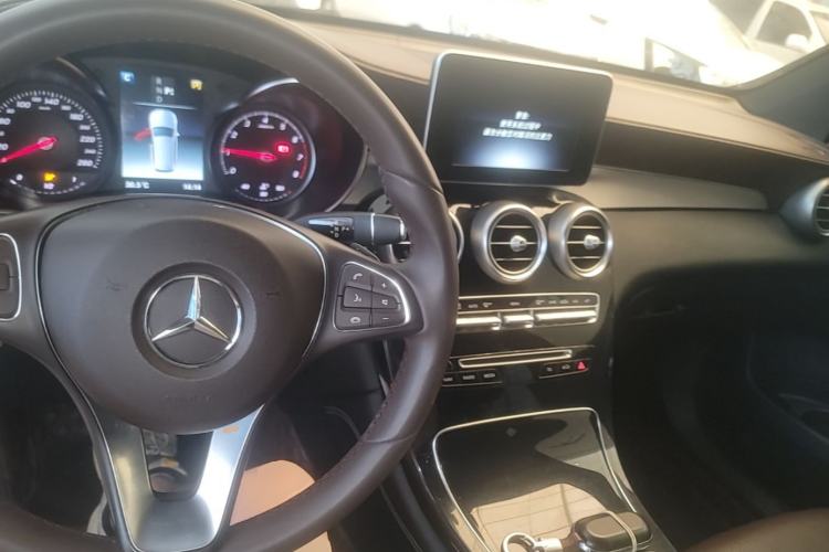 Used Mercedes-Benz GLC 2018 Facelift GLC 200 4MATIC Center Console
