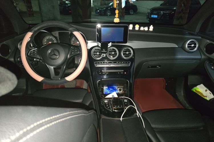 Used Mercedes-Benz GLC 2018 GLC 200 4MATIC Center Console