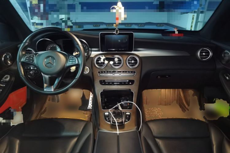 Used Mercedes-Benz GLC 2018 Refreshed GLC 300 4MATIC Dynamic Edition Center Console