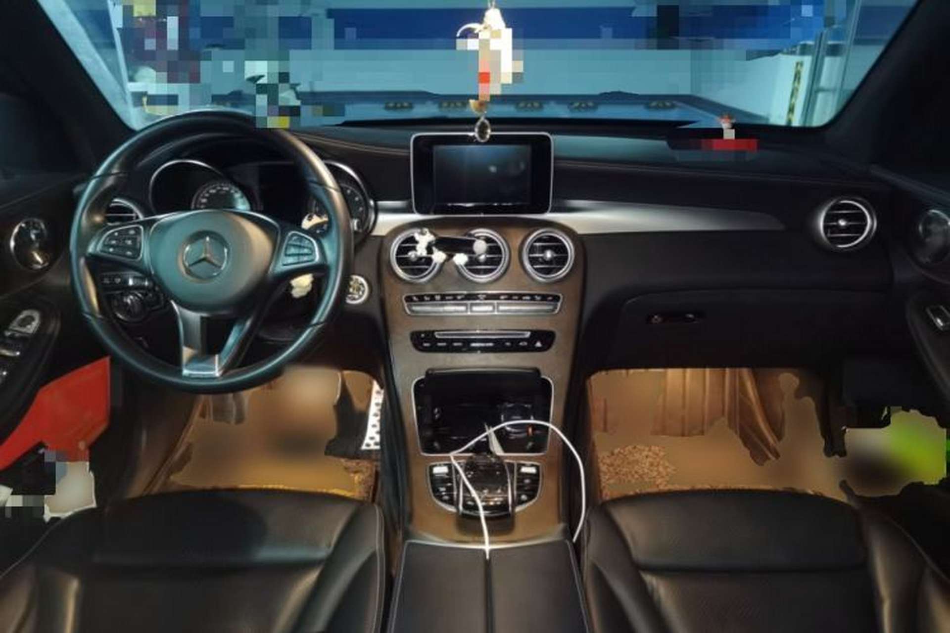 Used Mercedes-Benz GLC 2018 Refreshed GLC 300 4MATIC Dynamic Edition Center Console