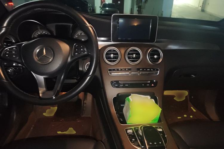 Used Mercedes-Benz GLC 2018 GLC 300 4MATIC Sport Edition Center Console