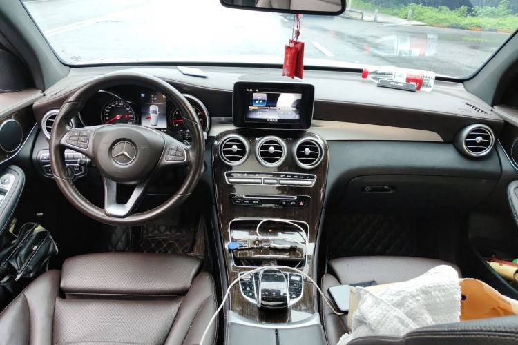 Used Mercedes-Benz GLC 2018 GLC 260 4MATIC Luxury Model Center Console