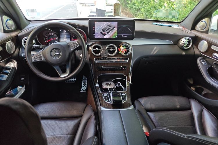 Used Mercedes-Benz GLC 2018 Facelifted GLC 260 4MATIC Dynamic Edition Center Console