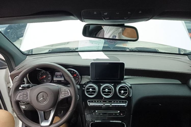 Used Mercedes-Benz GLC 2018 Facelift GLC 200 4MATIC Center Console
