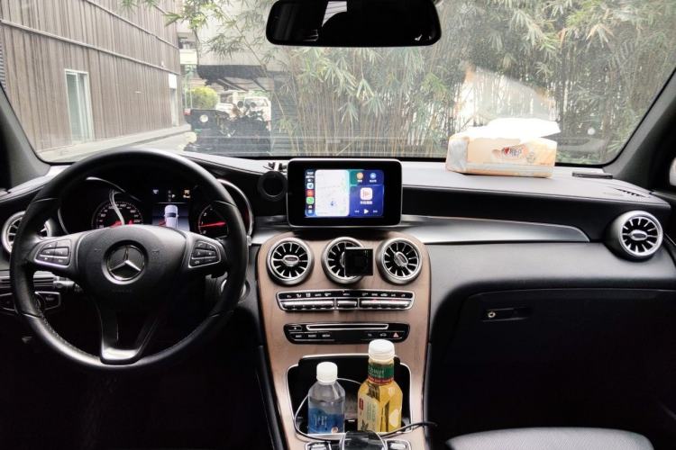 Used Mercedes-Benz GLC 2018 GLC 260 4MATIC Dynamic Edition Center Console