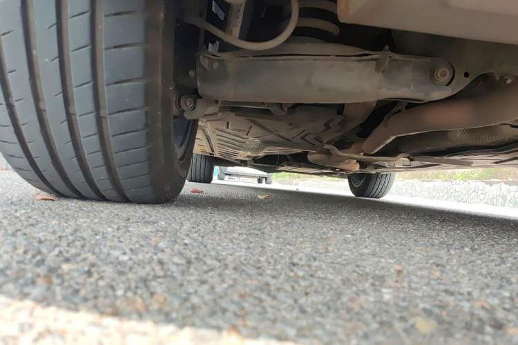 Used Mercedes-Benz GLC 2018 Facelift GLC 200 4MATIC Chassis Rear Left