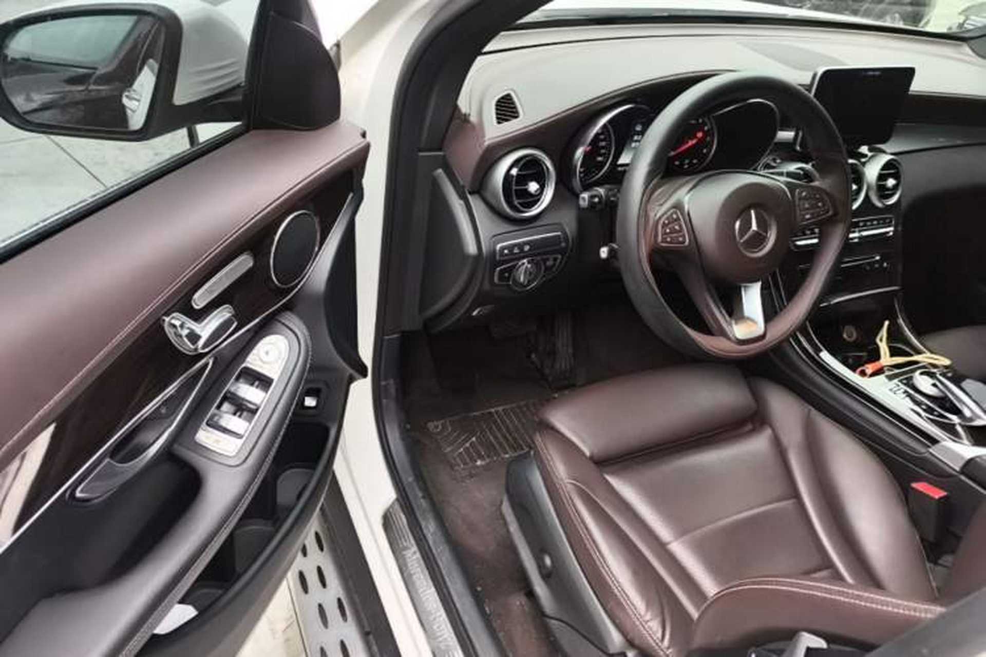 Used Mercedes-Benz GLC 2018 Facelift GLC 260 4MATIC Luxury Edition Driver Seat