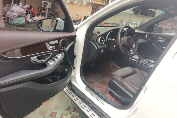 Used Mercedes-Benz GLC 2018 Facelift GLC 260 4MATIC Luxury Edition Driver Seat
