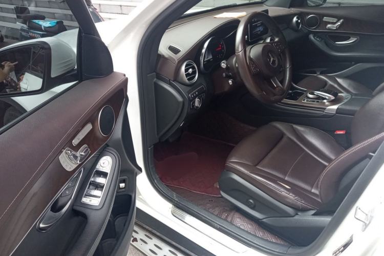 Used Mercedes-Benz GLC 2018 Refreshed GLC 300 4MATIC Dynamic Edition Driver Seat