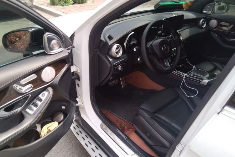Used Mercedes-Benz GLC 2018 GLC 260 4MATIC Luxury Model Driver Seat