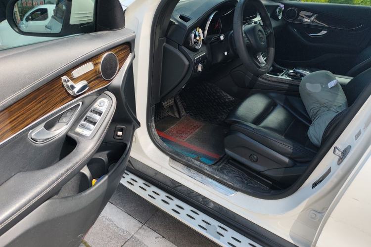Used Mercedes-Benz GLC 2018 Facelift GLC 260 4MATIC Luxury Edition Driver Seat