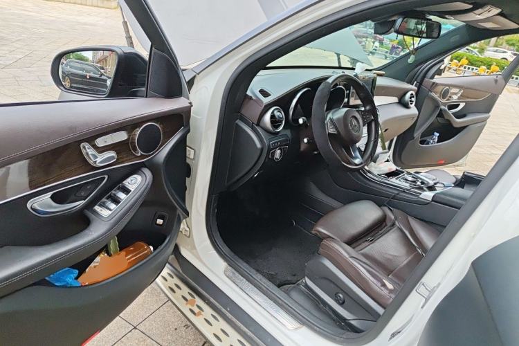 Used Mercedes-Benz GLC 2018 Facelift GLC 260 4MATIC Luxury Edition Driver Seat
